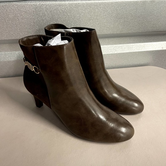 Impo Women's Mink Brown Vegan Leather Faux Suede Neena Ankle Bootie - Size 9M - Picture 4 of 8